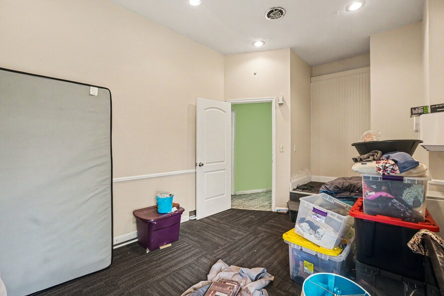 More Photos Of 4431 N 60th Ave, Omaha Office Residential For Sale