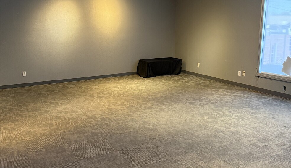 More Photos Of 1101 Anderson Ln W, Austin Office For Sale