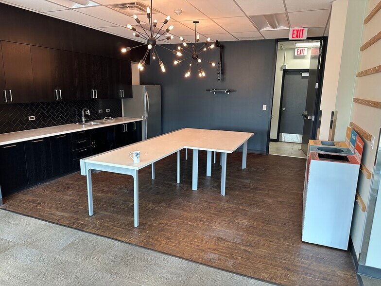 More Photos Of 6005 Gateway Blvd, Edmonton Office For Lease
