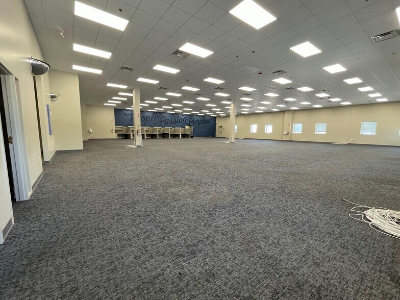 More Photos Of 6200 State St, Saginaw Office For Lease