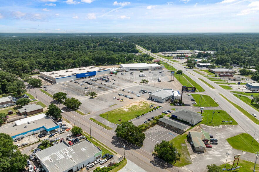 More Photos Of 4001-4005 Government Blvd, Mobile Storefront For Sale