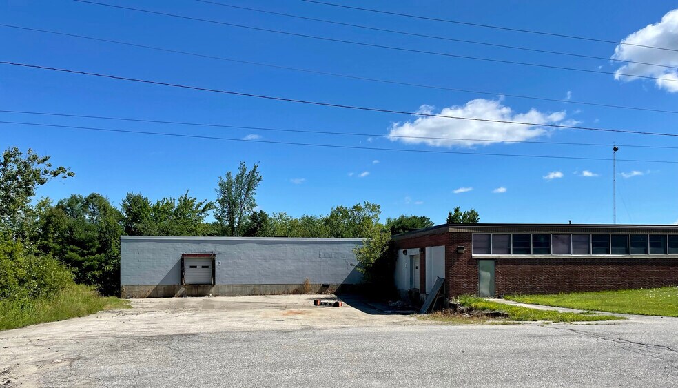 More Photos Of 48 Commercial St, Lewiston Light Manufacturing For Lease