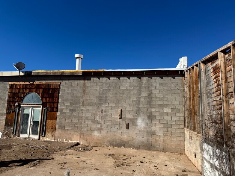 More Photos Of 3577 AZ-77, Taylor Office For Sale