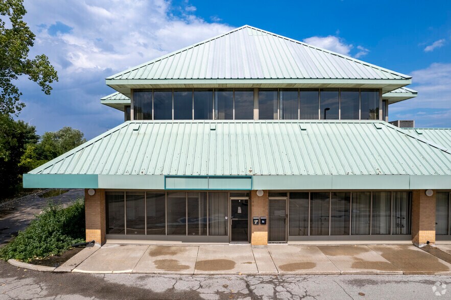 More Photos Of 871 Equestrian Ct, Oakville Light Distribution For Lease