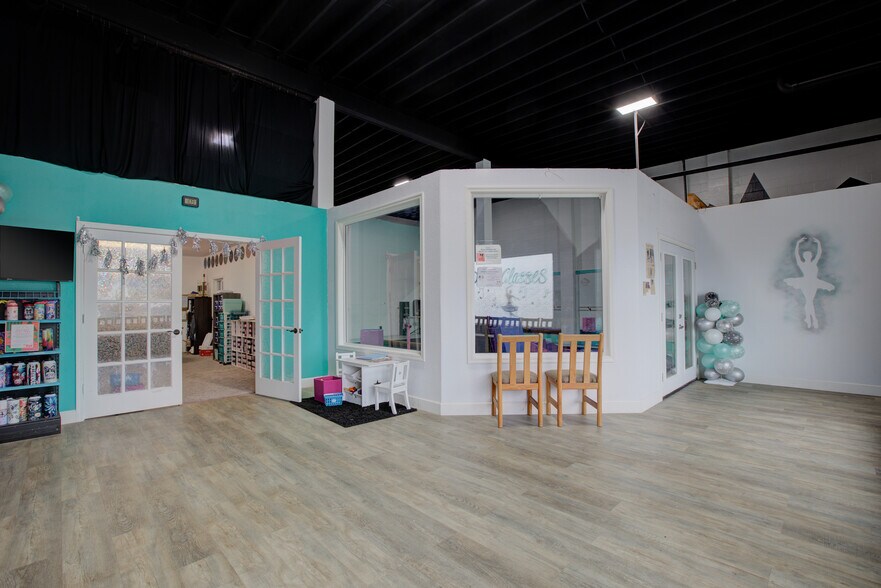 More Photos Of 1560 SE Stephens St, Roseburg Freestanding For Sale