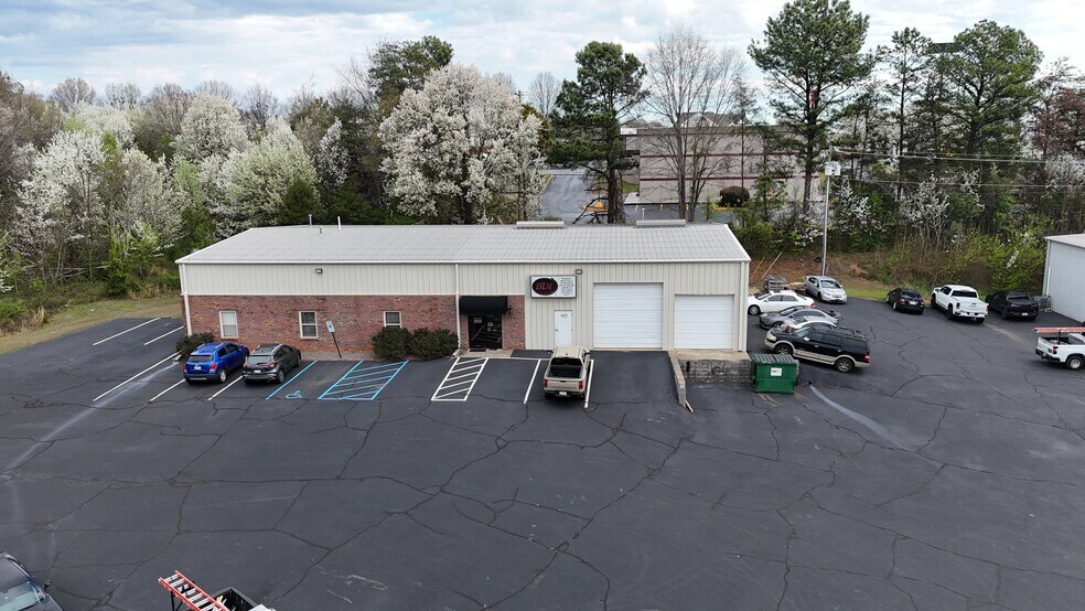 Primary Photo Of 251 Inglesby Pky, Duncan Warehouse For Lease