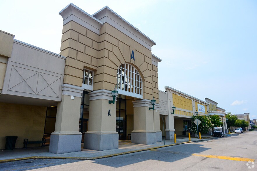 5600 Brainerd Rd, Chattanooga, TN 37411 Retail For Lease