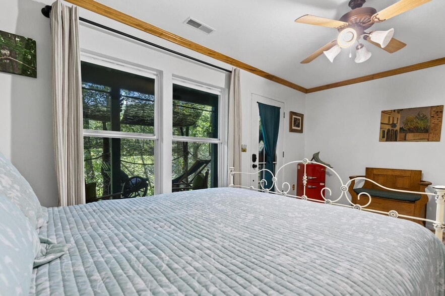 More Photos Of 32 Owl Creek Rd, Murphy Trailer Camper Park For Sale