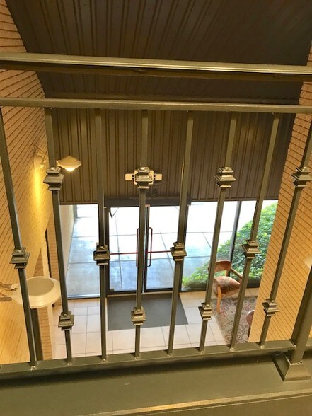 More Photos Of 707 24th Ave SW, Norman Medical For Sale