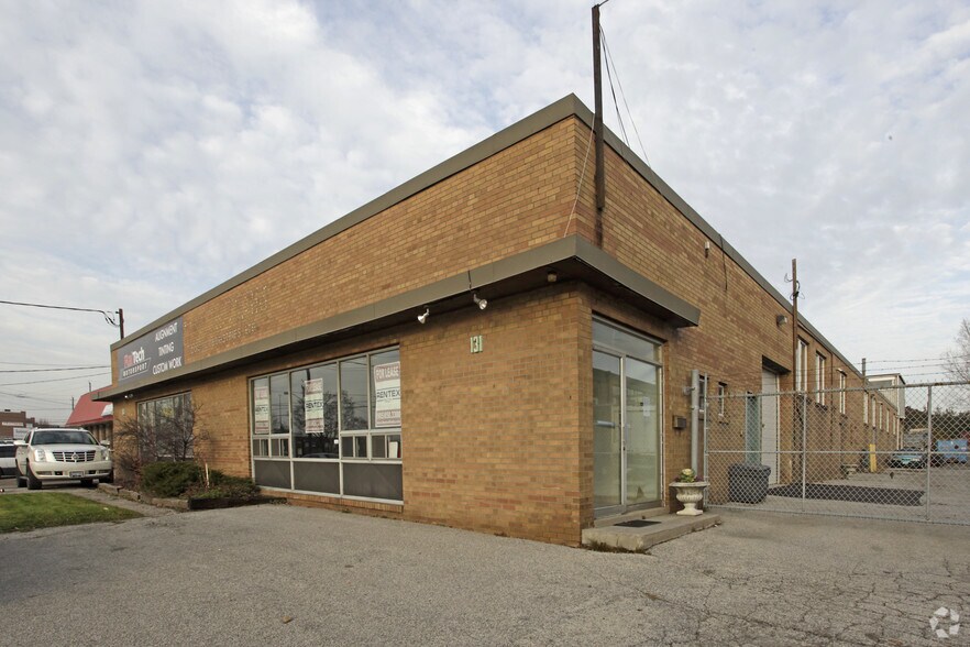 More Photos Of 131 Oakdale Rd, Toronto Warehouse For Lease