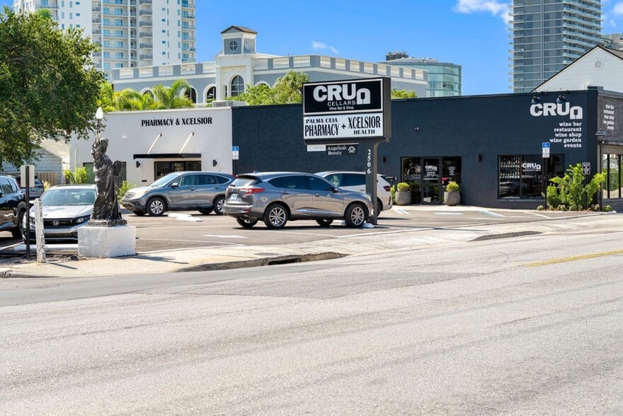 More Photos Of 2506 S Macdill Ave, Tampa Storefront For Lease