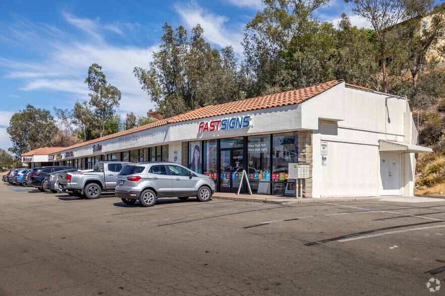 More Photos Of 945 W Valley Pky, Escondido Unknown For Lease