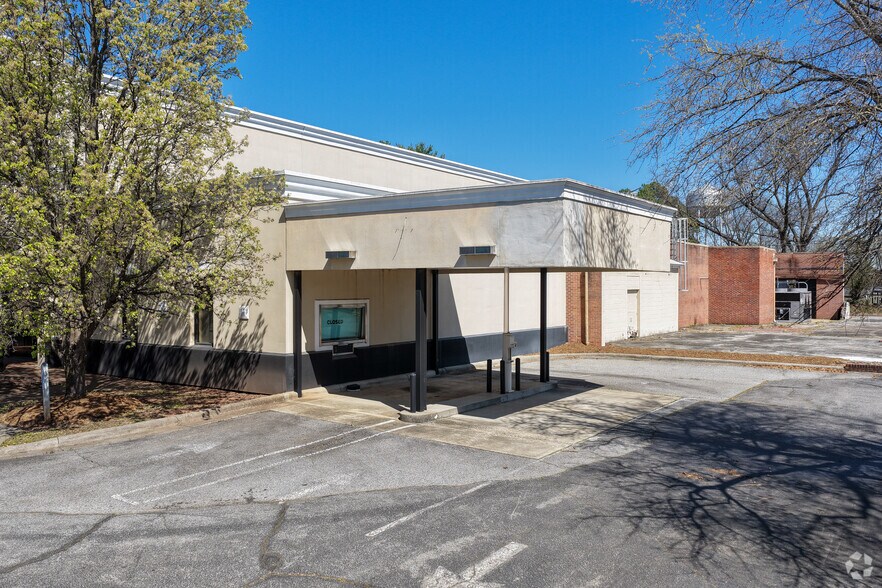 More Photos Of 302 Highway St, Madison Medical For Lease