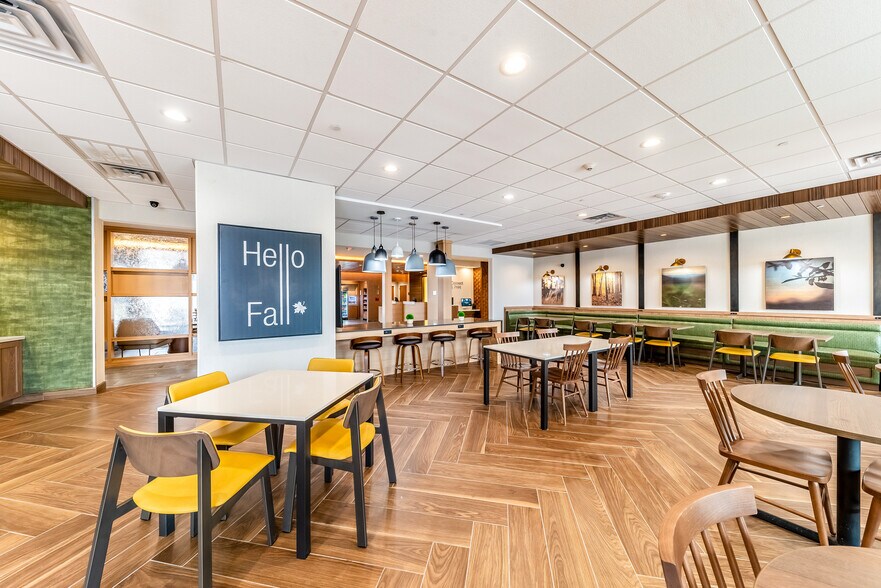 More Photos Of 1300 N Interstate 35, Gainesville Hotel For Sale