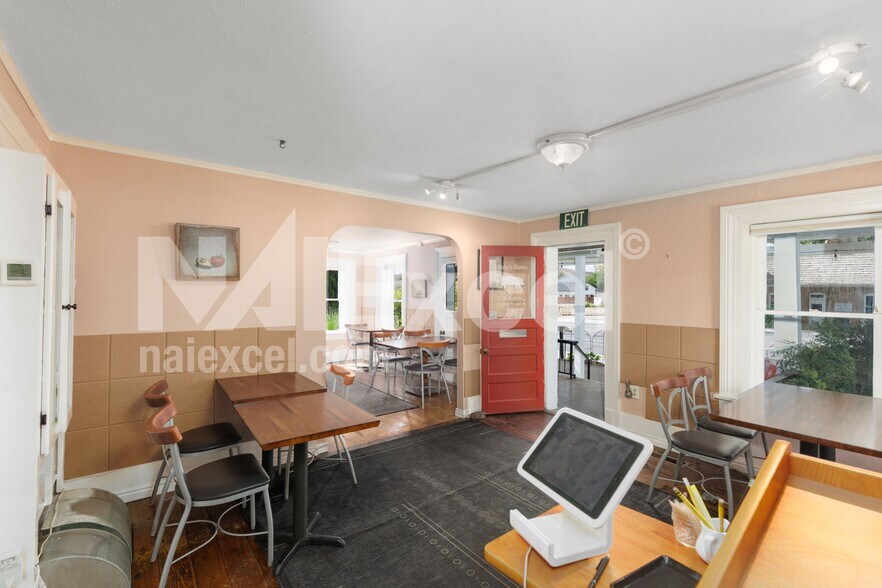 More Photos Of 2862 Santa Clara Dr, Santa Clara Restaurant For Sale