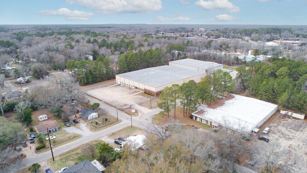 More Photos Of 601 McDuffie Ave, Selma Warehouse For Lease