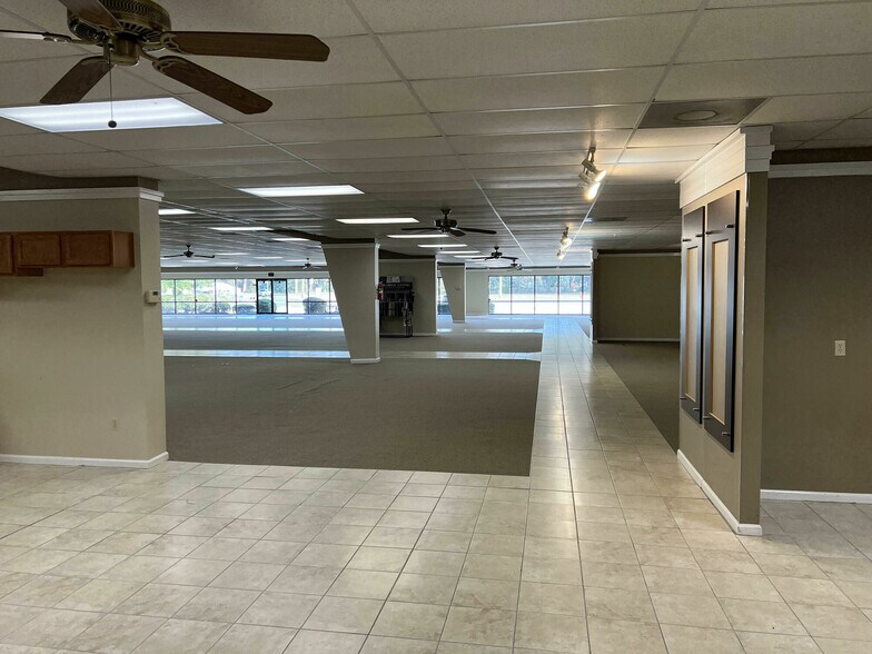More Photos Of 542057 US 1 Hwy, Callahan Freestanding For Sale