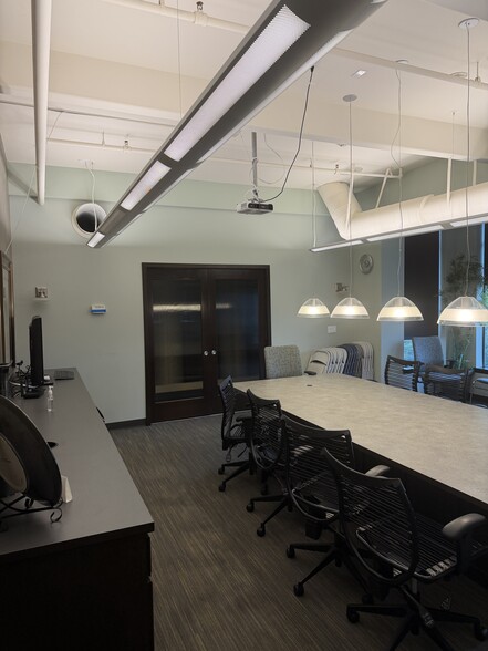 More Photos Of 1002 39th Ave SW, Puyallup Office For Lease