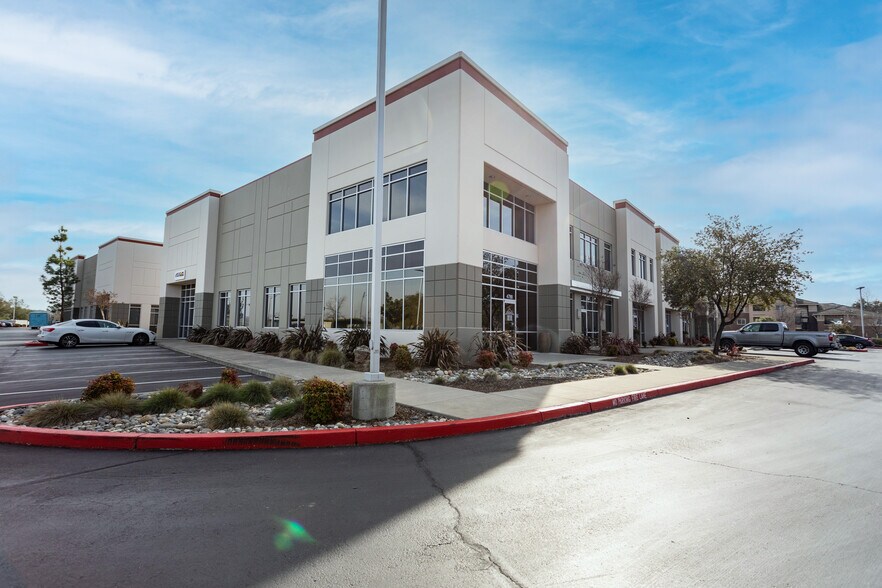 More Photos Of 4750-4794 Duckhorn Dr, Sacramento Research And Development For Lease