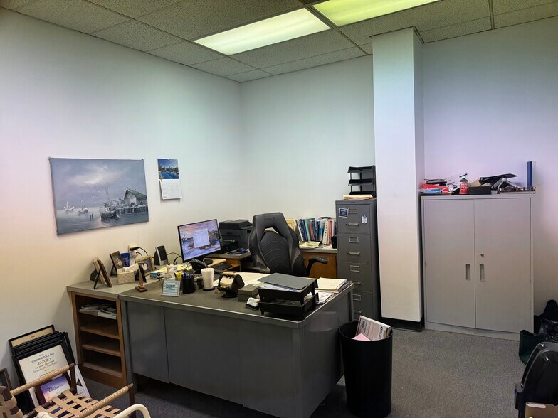 More Photos Of 6317 Raeford Rd, Fayetteville Flex For Sale