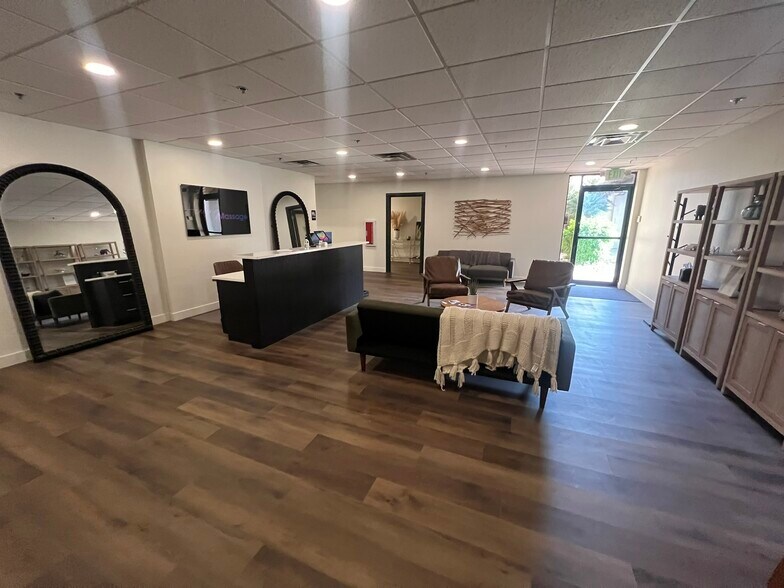 More Photos Of 5620 W Thunderbird Rd, Glendale Medical For Sale