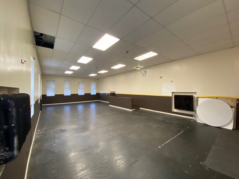 More Photos Of 161 Jamaica Ave, Brooklyn Storefront Retail Office For Lease