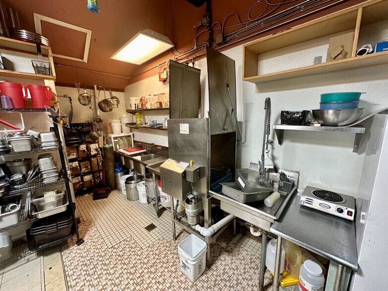 More Photos Of 14693 E 8 Mile Rd, Warren Fast Food For Sale