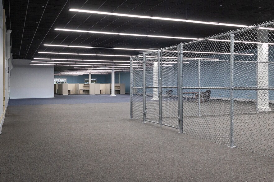 More Photos Of 5935 Rivers Ave, North Charleston Showroom For Lease