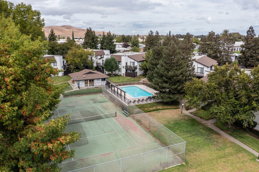 More Photos Of 1700 E Tabor Ave, Fairfield Apartments For Sale