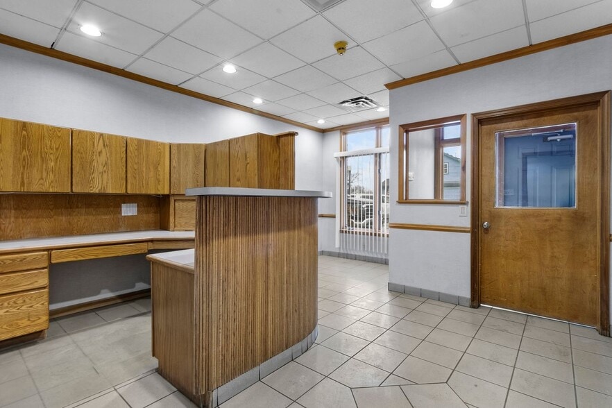 More Photos Of 1301 S 6th St, Noblesville Manufacturing For Sale