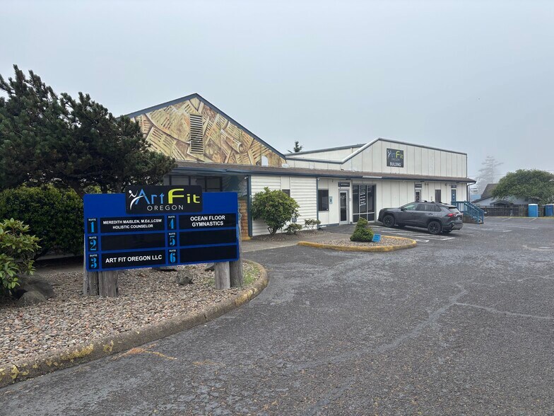More Photos Of 831 NE Avery St, Newport Light Manufacturing For Lease