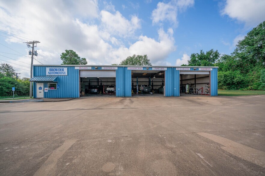 More Photos Of 4900 W Marshall Ave, Longview Auto Repair For Sale