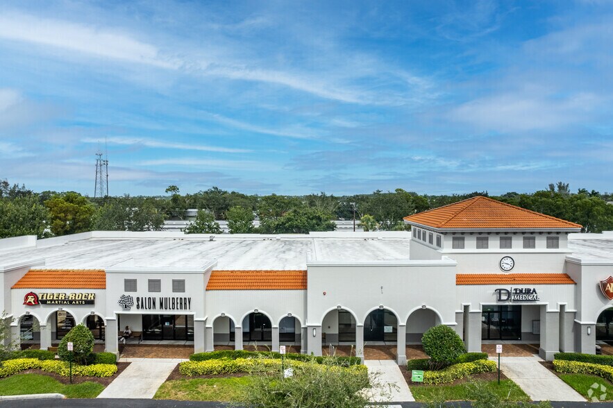 More Photos Of 1575 Pine Ridge Rd, Naples General Retail For Sale
