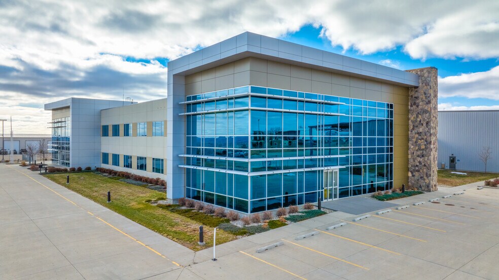 More Photos Of 805 48th Ave W, Williston Manufacturing For Lease