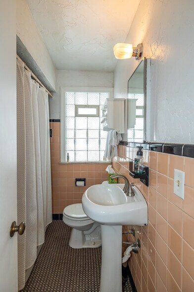 More Photos Of 5275 Broadview Rd, Parma Medical For Sale