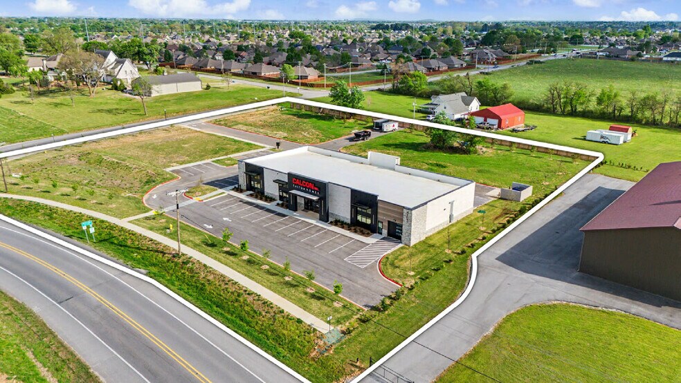 More Photos Of 4103 SW 2nd St, Bentonville Office For Lease