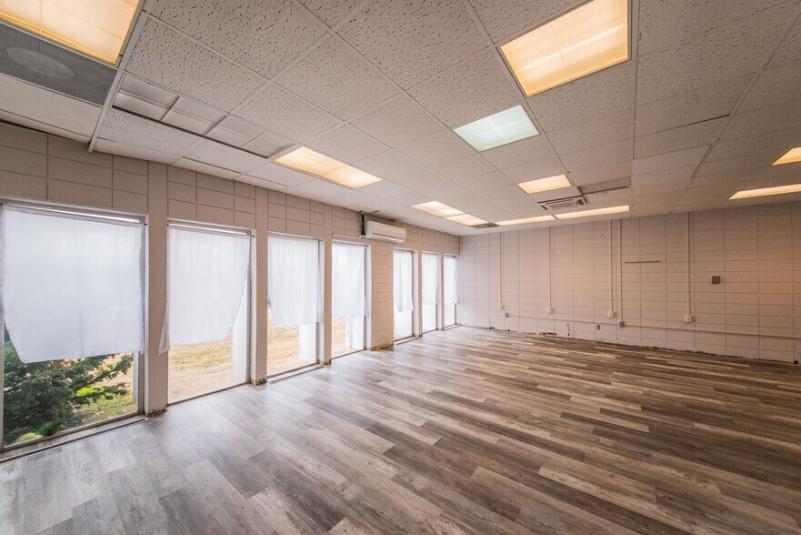 More Photos Of 3000 Irvin Cobb Dr, Paducah Warehouse For Sale