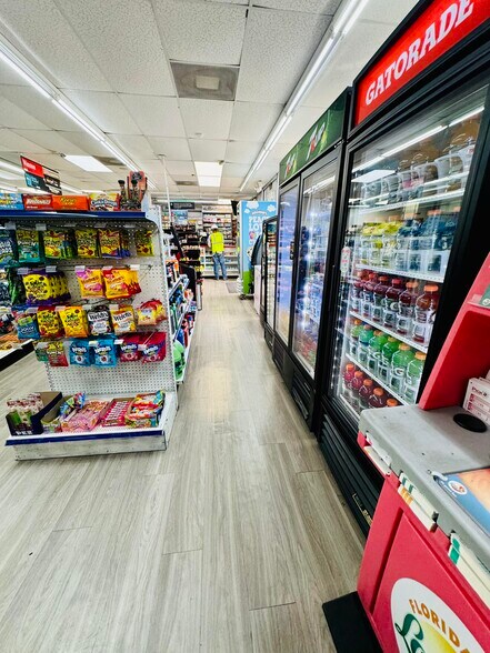 More Photos Of 13851 7th St, Dade City Service Station For Sale