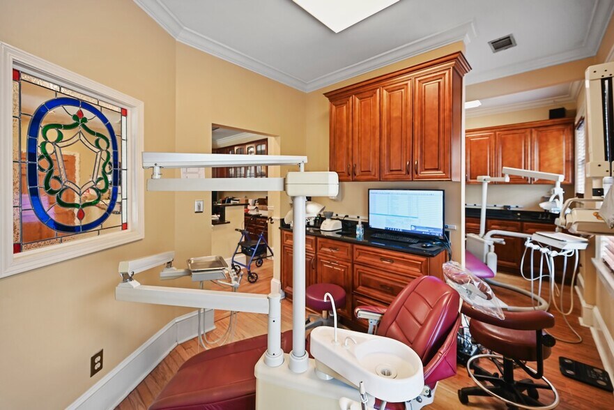 More Photos Of 1624 NE Piedmont Ave, Atlanta Medical For Sale