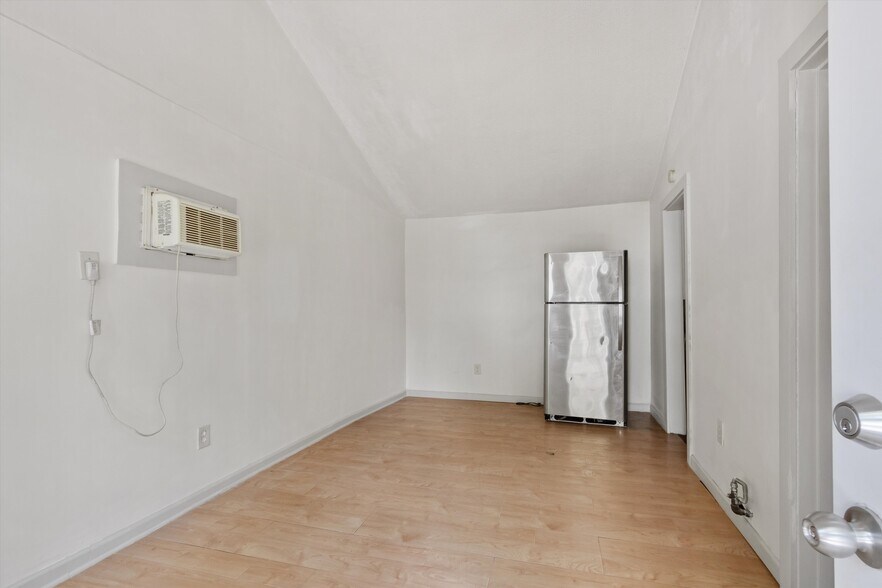 More Photos Of 2053 Linden Ave, Memphis Apartments For Sale
