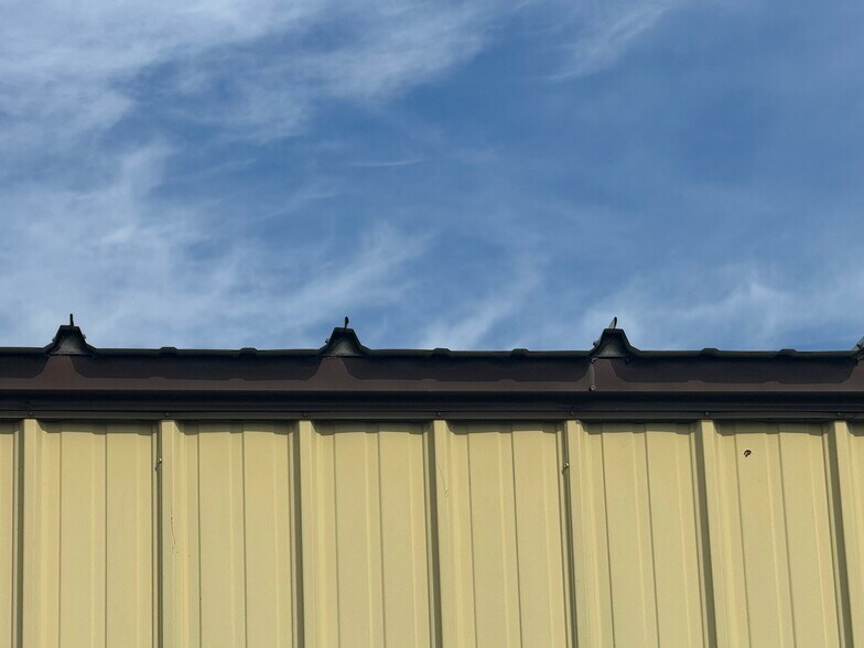 More Photos Of 1434 Progress Ln, Omro Distribution For Lease