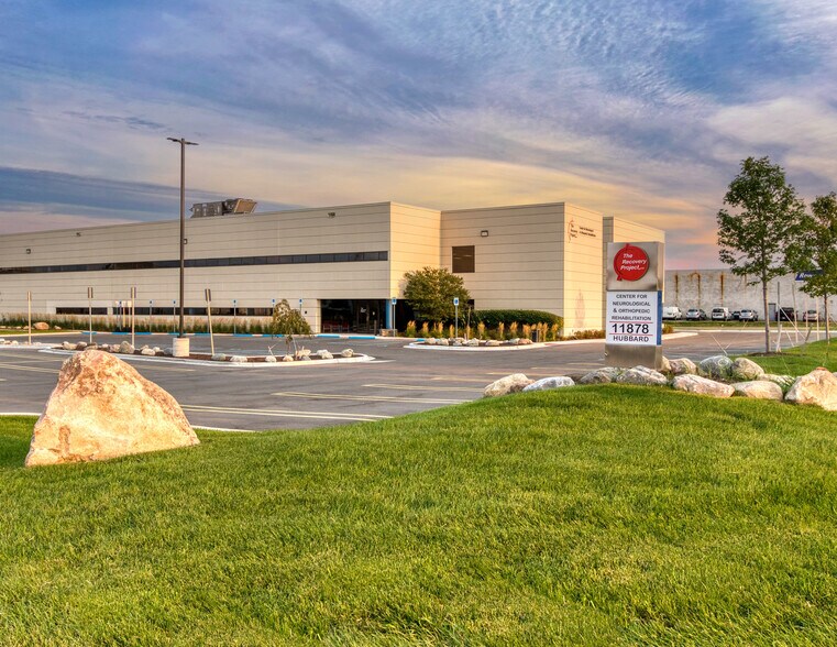 Primary Photo Of 11878 Hubbard St, Livonia Medical For Lease