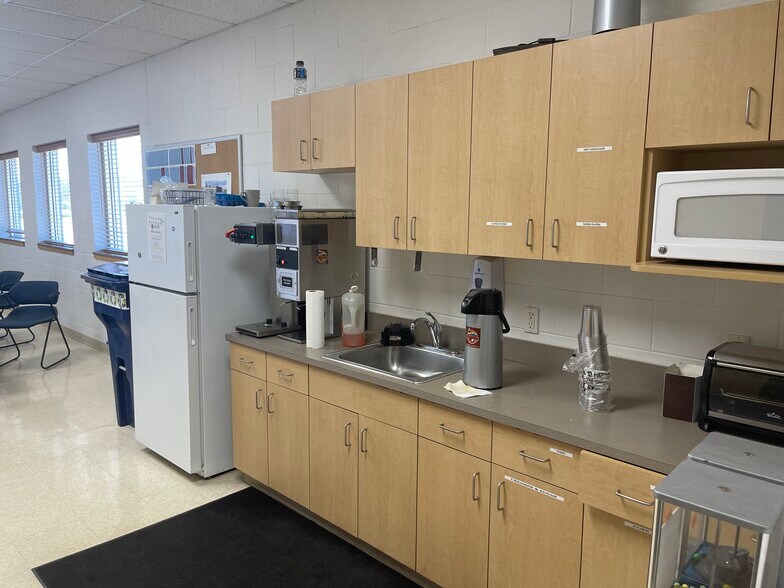 More Photos Of 2325 Sybrant Rd, Traverse City Warehouse For Sale