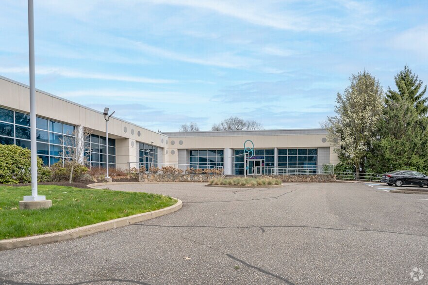 More Photos Of 1 Parrott Dr, Shelton Light Distribution For Sale