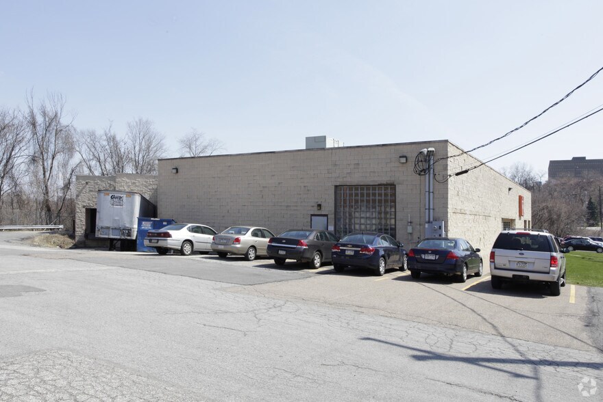 More Photos Of 1020-1030 Alcon St, Pittsburgh Light Distribution For Lease