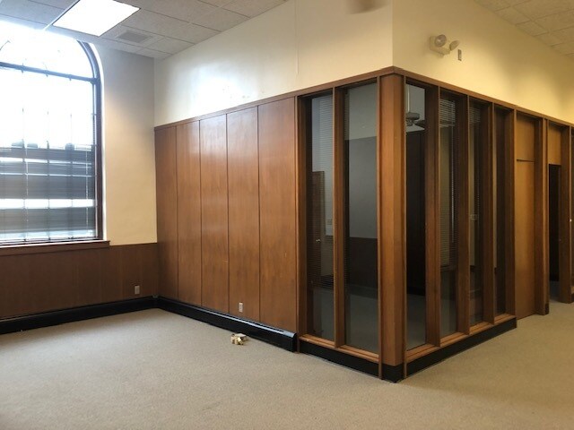 More Photos Of 530 S State St, Belvidere Office For Lease