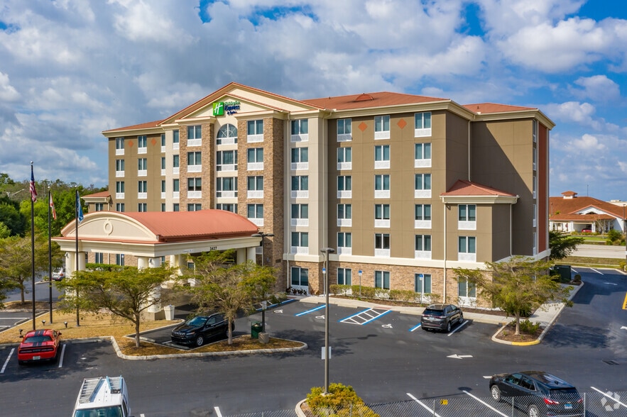 Primary Photo Of 3427 Forum Blvd, Fort Myers Hotel For Sale