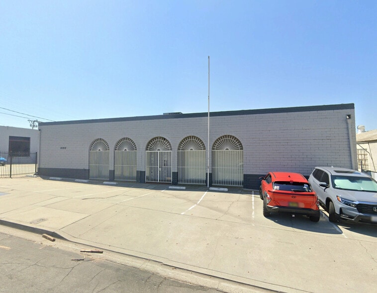 More Photos Of 1550 E Burnett St, Signal Hill Unknown For Lease