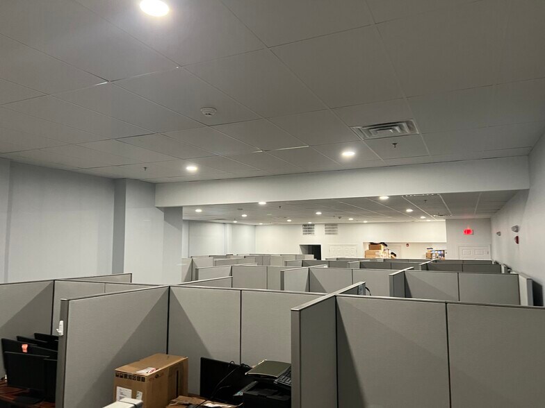 More Photos Of 911-913 N Broad St, Philadelphia Storefront For Lease