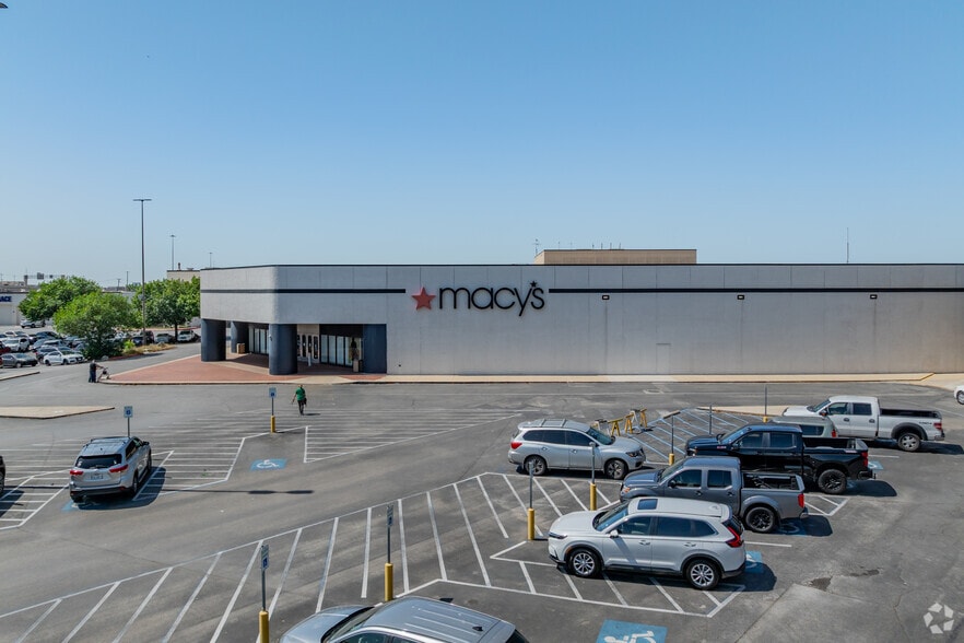 More Photos Of 6301 NW Loop 410, San Antonio Department Store For Sale